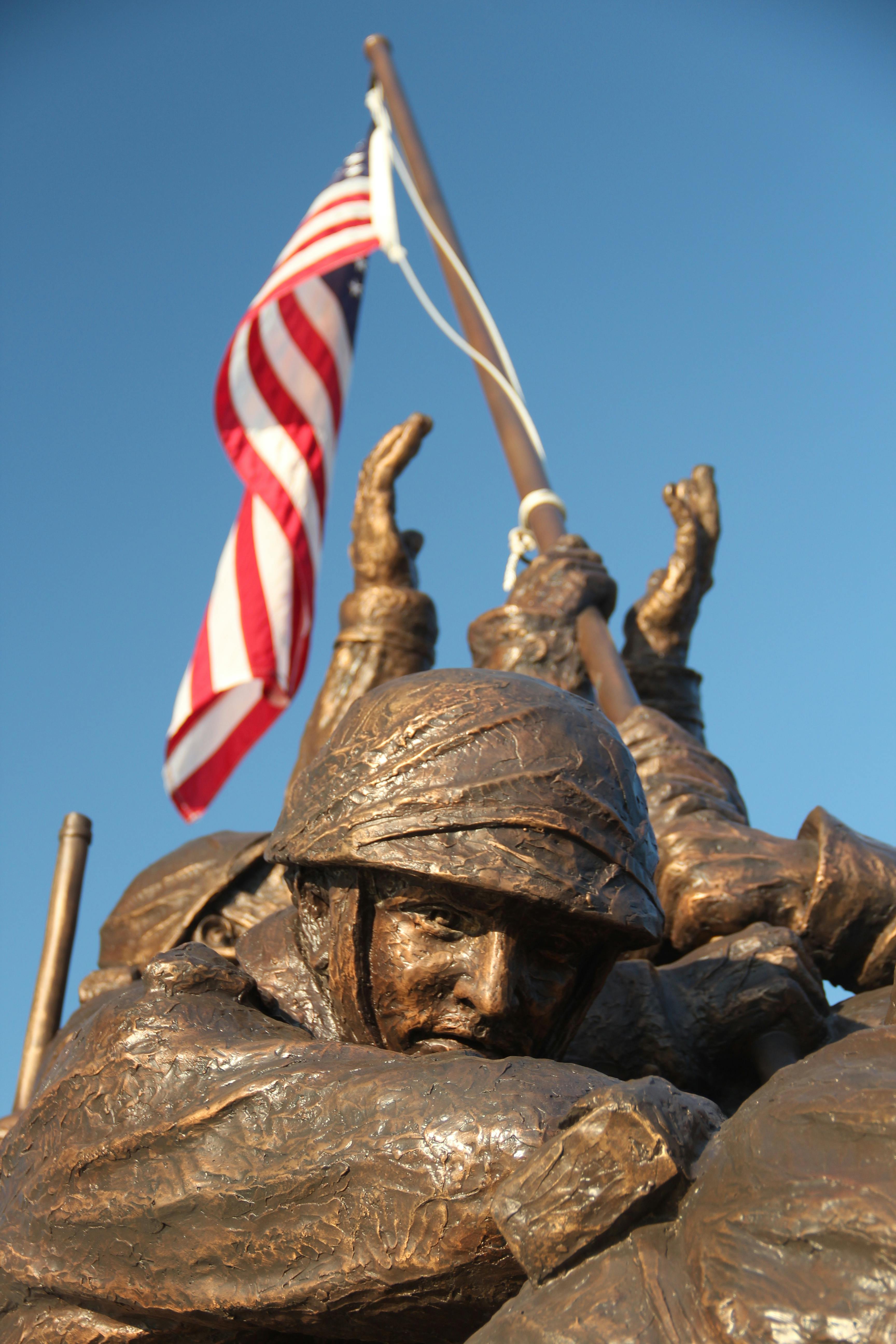 pexels-statue of soldier